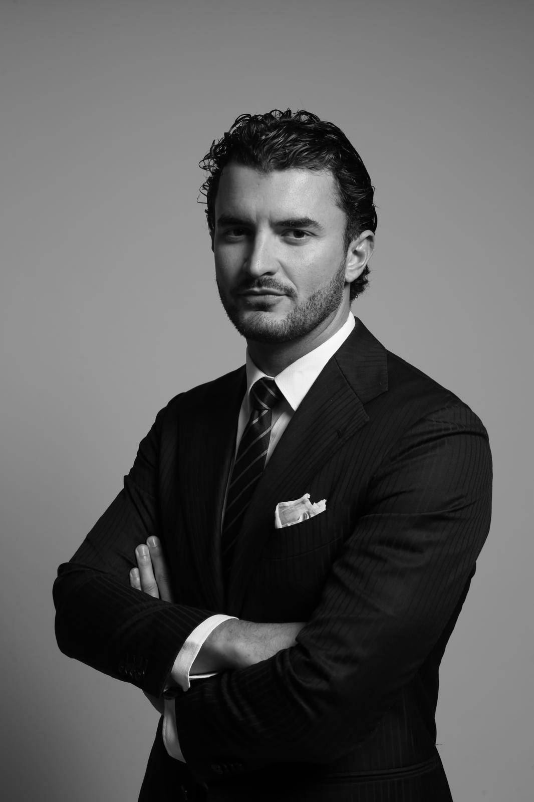 Kilian Wachs, fondateur de Kod-AI, photographié de face en noir et blanc.